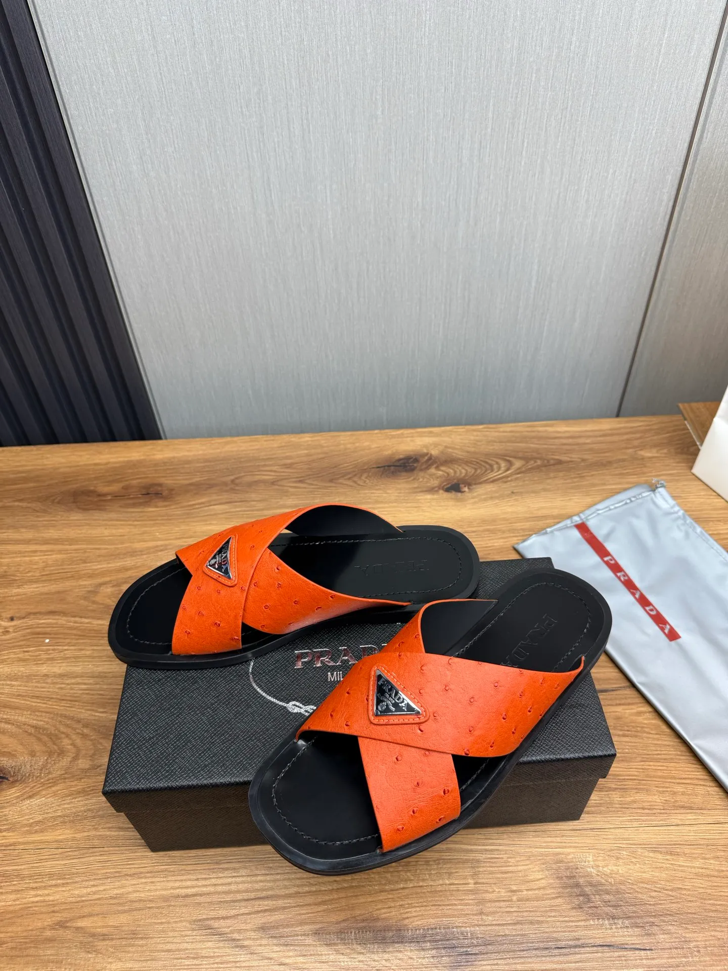 Factory price 340💰 ＰＲＡＤＡPrada - popular men's slippers hot sale 🔥 🩴Official website one to one production 38-45 sizes 45 46 🉑️Customized!
